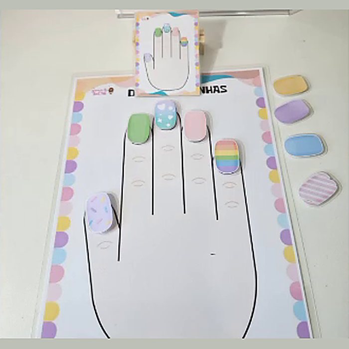 Decorando as Unhas — recurso pedagógico da Tia Cris